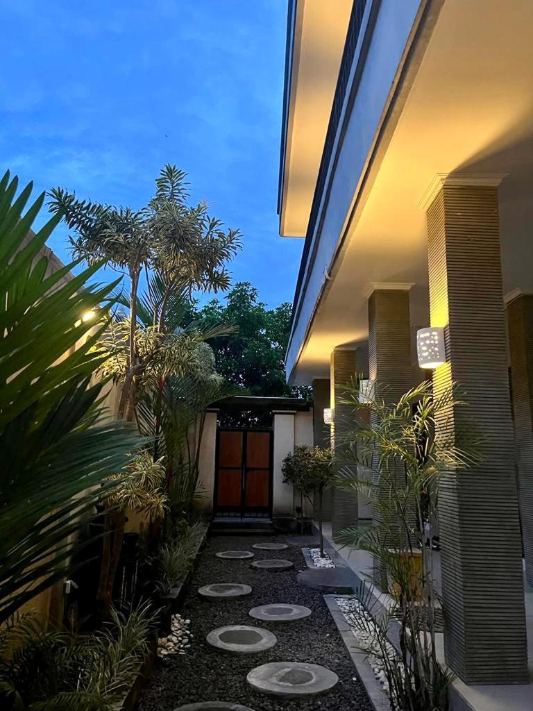 Amigos Guesthouse & Hostel Canggu Extérieur photo